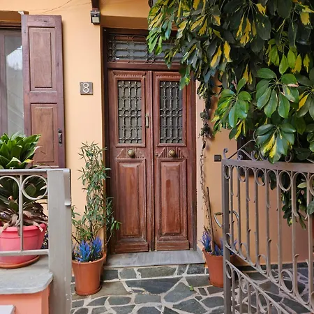 Classical With Style In The Town Apartman