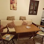 아파트 Classical With Style In The Town 에르무폴리