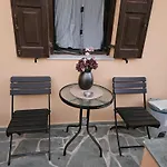 Classical With Style In The Town 아파트 에르무폴리